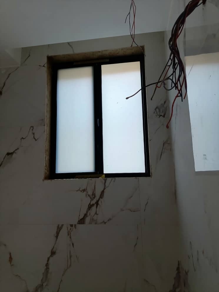 Description of Image 1